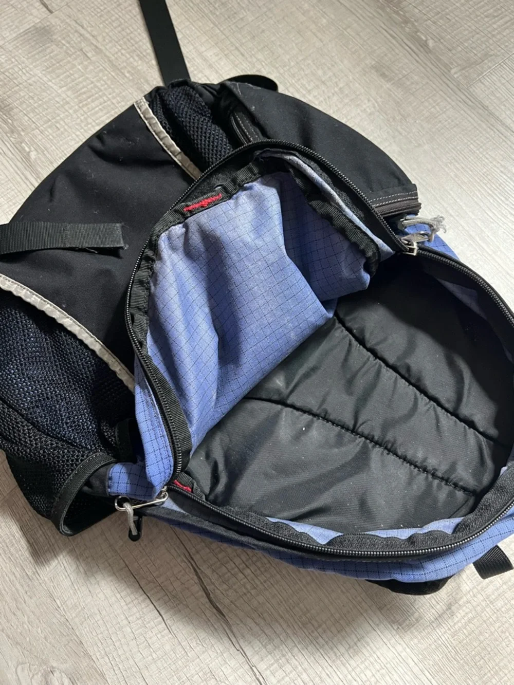 VINTAGE REI Little Teton Blue and Black Daypack with Bottle Pocket